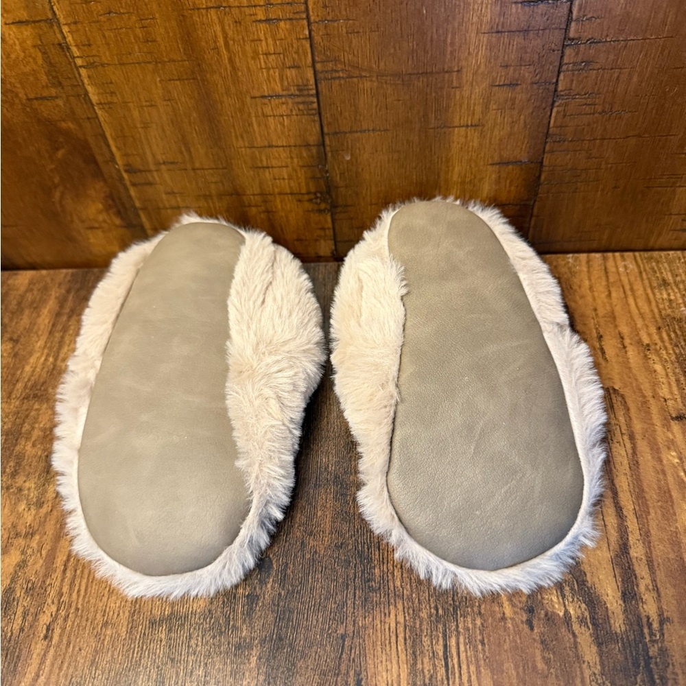 Ten Little Kids Cozy Slippers - Picture 4 of 4